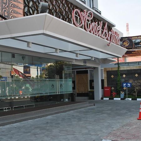 יוגיאקרטה Hotel Arjuna מראה חיצוני תמונה