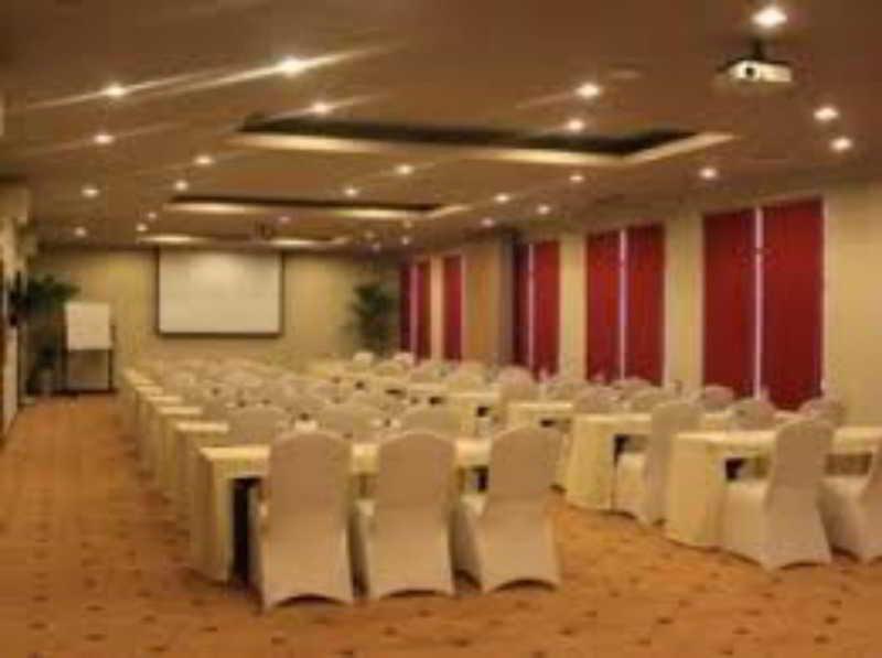 יוגיאקרטה Hotel Arjuna מראה חיצוני תמונה