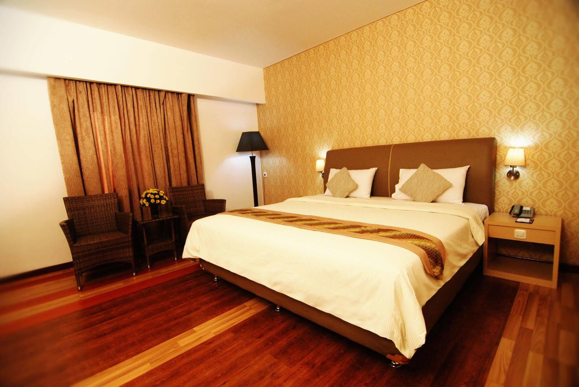 יוגיאקרטה Hotel Arjuna מראה חיצוני תמונה