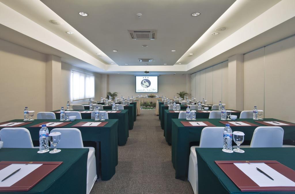 יוגיאקרטה Hotel Arjuna מראה חיצוני תמונה