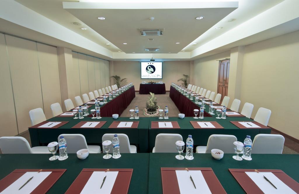 יוגיאקרטה Hotel Arjuna מראה חיצוני תמונה